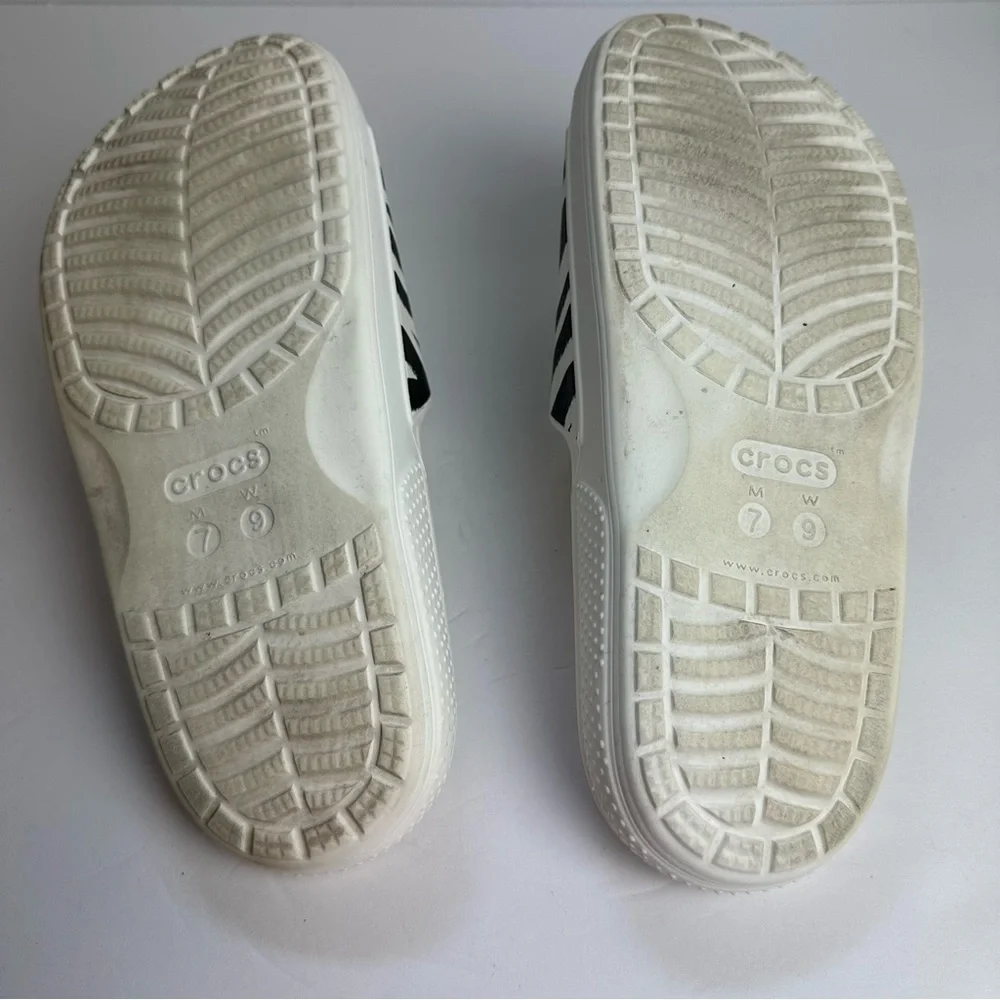 Crocs Zebra Animal Print Slide Sandals Classic Women’s Size 9 or Men's 7 Shoes - Picture 7 of 8